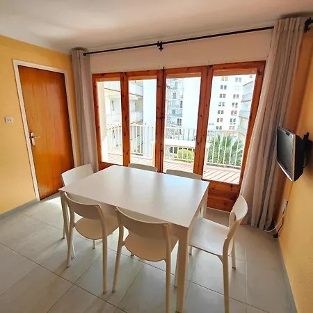 Apartment En Roses, 2ª Linea De Playa, Con Terraza, Wifi Y Parking Comunitario - Es-258-31