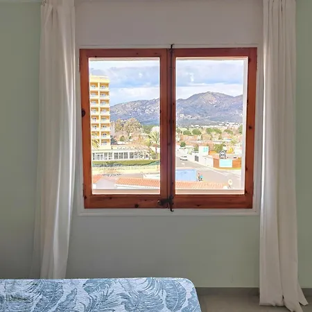 Apartment En Roses, 2ª Linea De Playa, Con Terraza, Wifi Y Parking Comunitario - Es-258-31 *