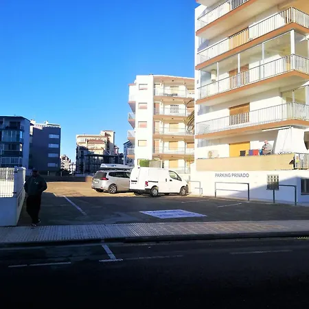 En Roses, 2ª Linea De Playa, Con Terraza, Wifi Y Parking Comunitario - Es-258-31 * Roses