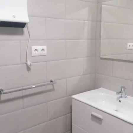 Apartment En Roses, 2ª Linea De Playa, Con Terraza, Wifi Y Parking Comunitario - Es-258-31 Roses