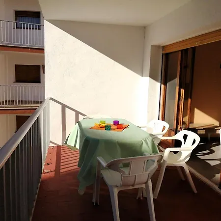 En Roses, 2ª Linea De Playa, Con Terraza, Wifi Y Parking Comunitario - Es-258-31 *
